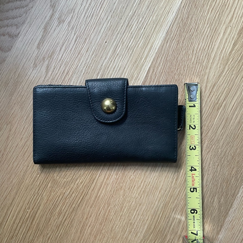 Black leather Osgoode Marley RFID wallet with gold snap closure - Picture 7 of 8